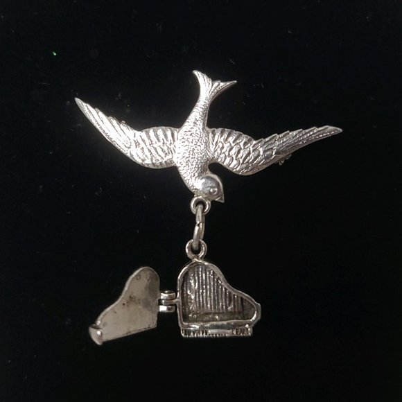 Vintage Sterling Silver Lady Fayre Swallow With Piano Brooch Bird, Detailed, EUC - Picture 2 of 4